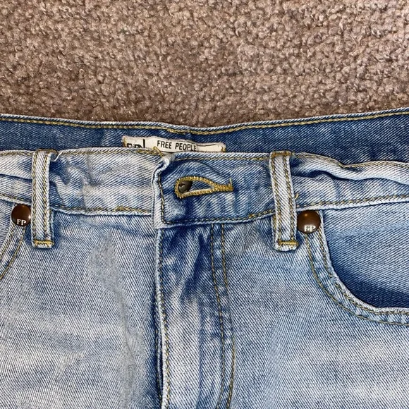 Free People Jean shorts with Lace Hem - Picture 4 of 8